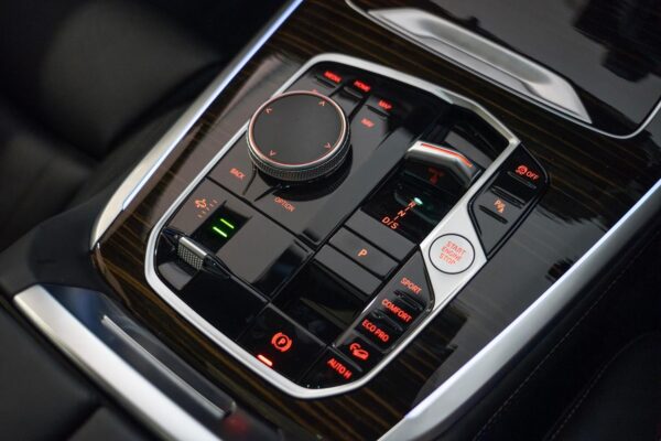 2023 BMW X7 - Image 5