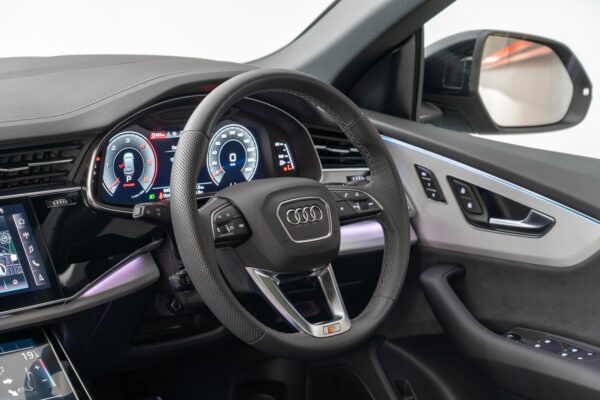 2023 Audi Q8 - Image 6